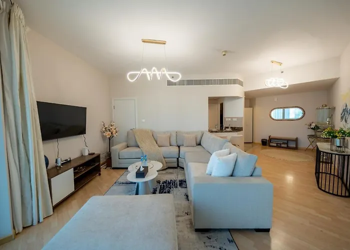Homes & Beyond L 2Br In The Heart Of Dubai Marina