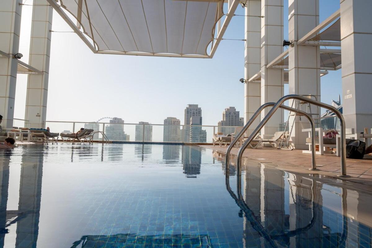 Homes & Beyond L 2br In The Heart Of Marina Apartment *