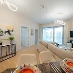Homes & Beyond L 2Br In The Heart Of Dubai Marina