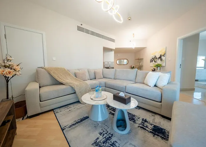Homes & Beyond L 2Br In The Heart Of Dubai Marina