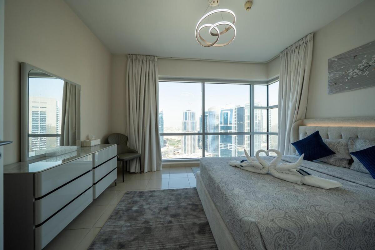 Homes & Beyond L 2br In The Heart Of Marina Apartment