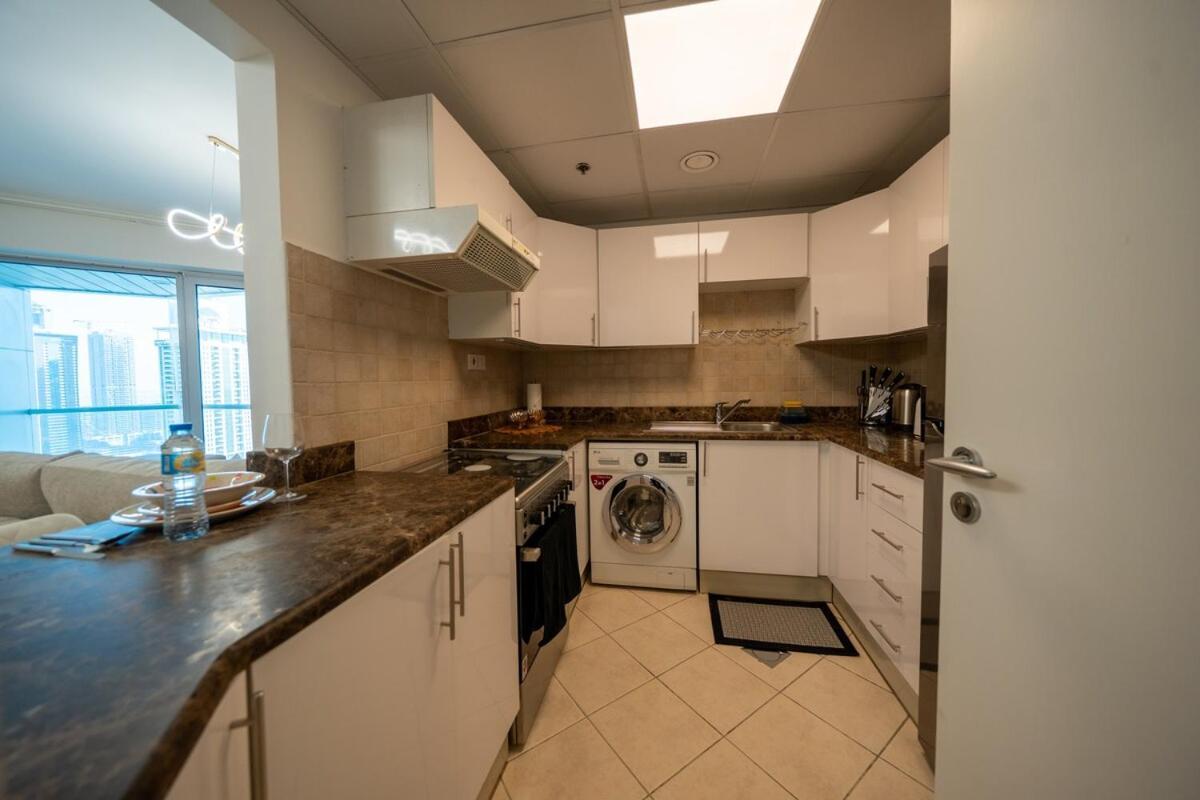 Apartment Homes & Beyond L 2br In The Heart Of Marina Dubai