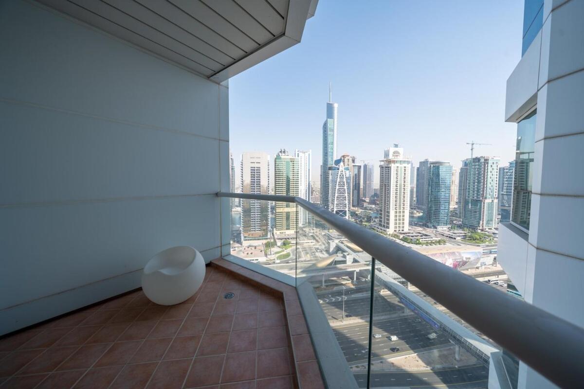 Homes & Beyond L 2br In The Heart Of Marina