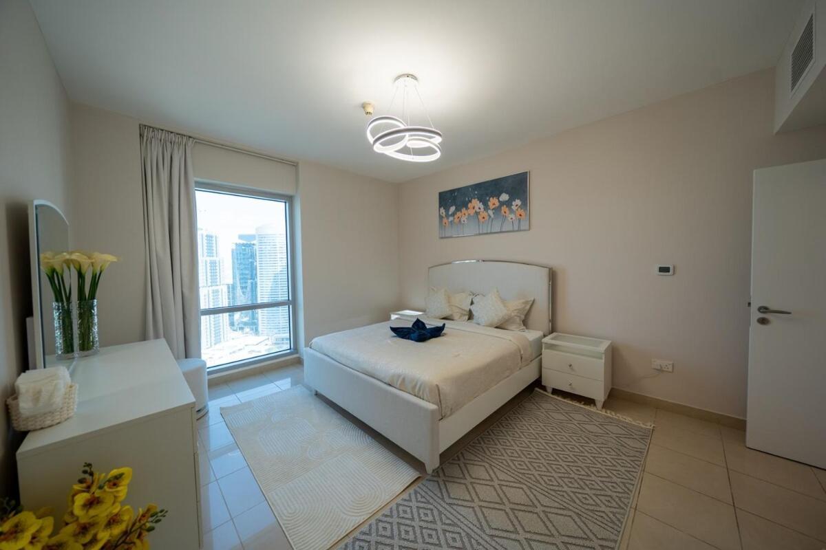 Homes & Beyond L 2br In The Heart Of Marina Apartment *