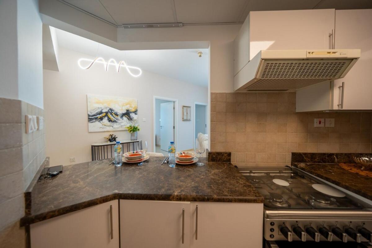 Homes & Beyond L 2br In The Heart Of Marina *