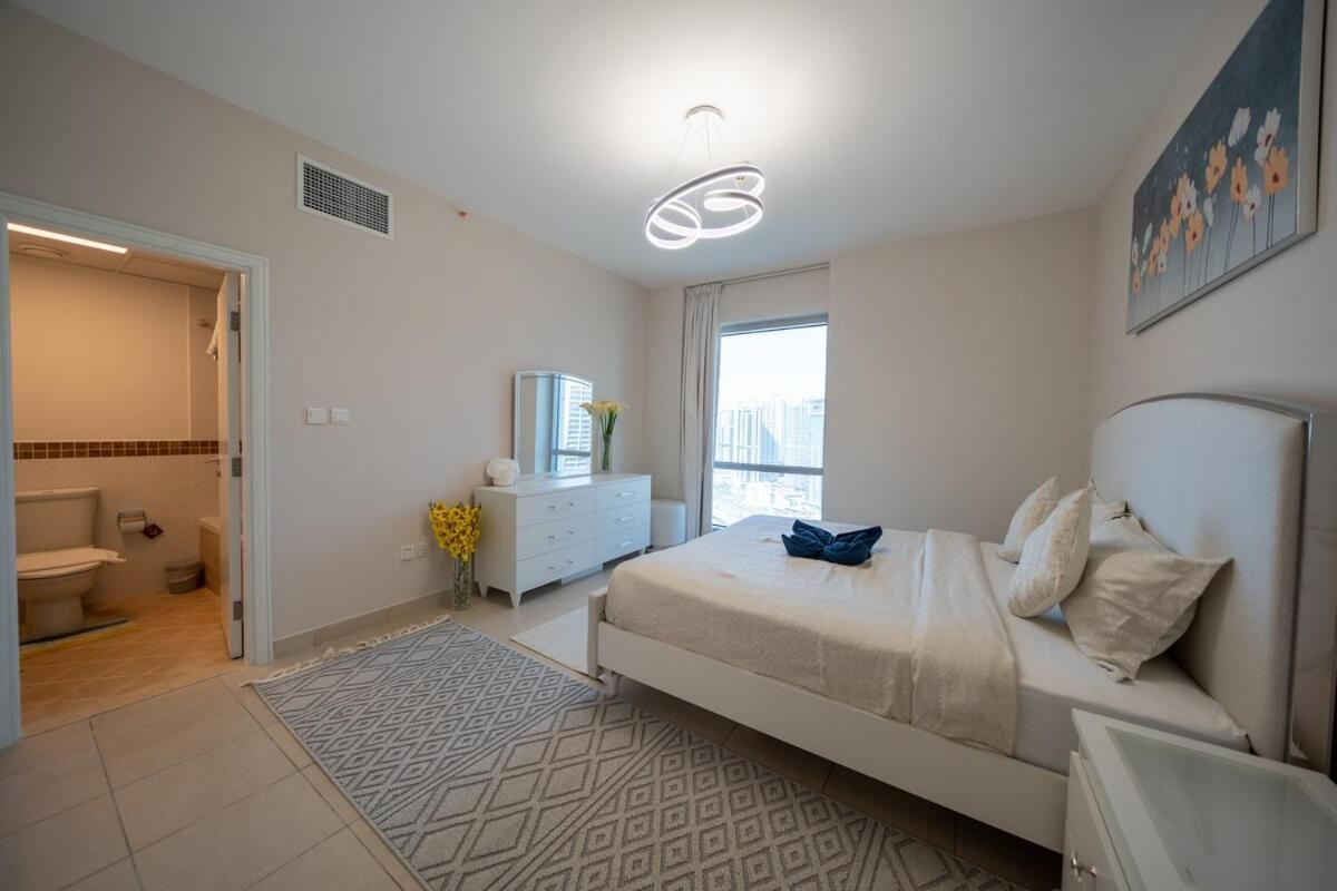Homes & Beyond L 2br In The Heart Of Marina Apartment *
