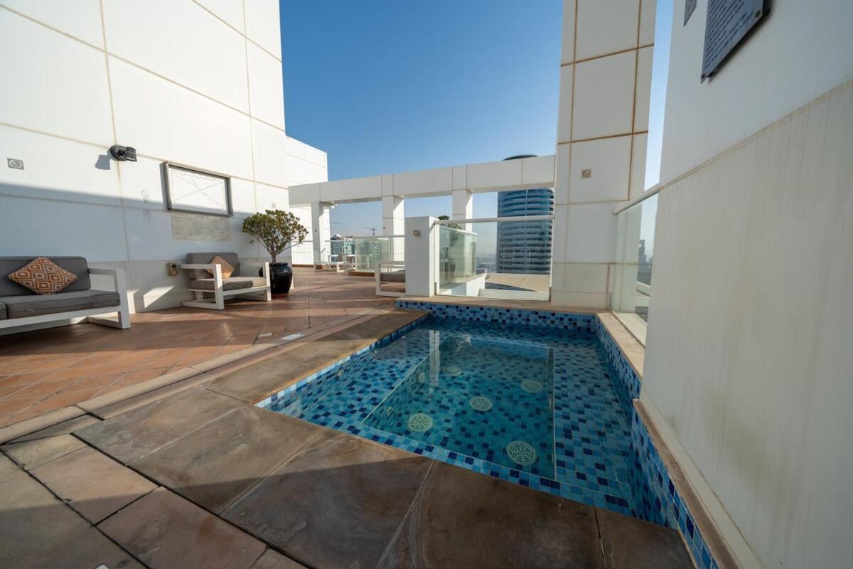 Homes & Beyond L 2br In The Heart Of Marina *